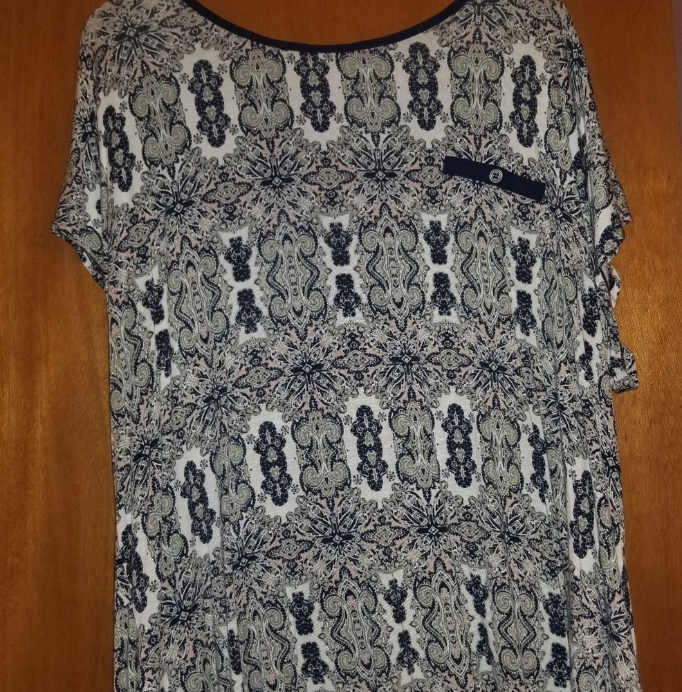 Maurices Navy patterned tee w/back details
